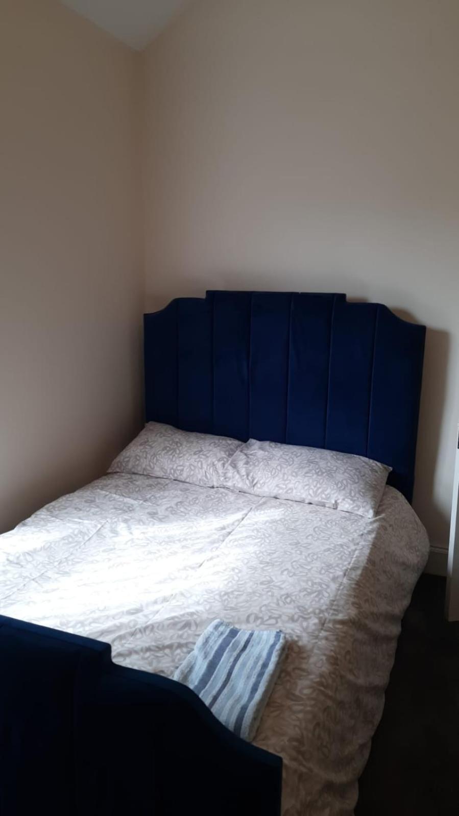 Lovely Bedroom With Shared Kitchen & Bathroom Free Parking Уолсолл Экстерьер фото